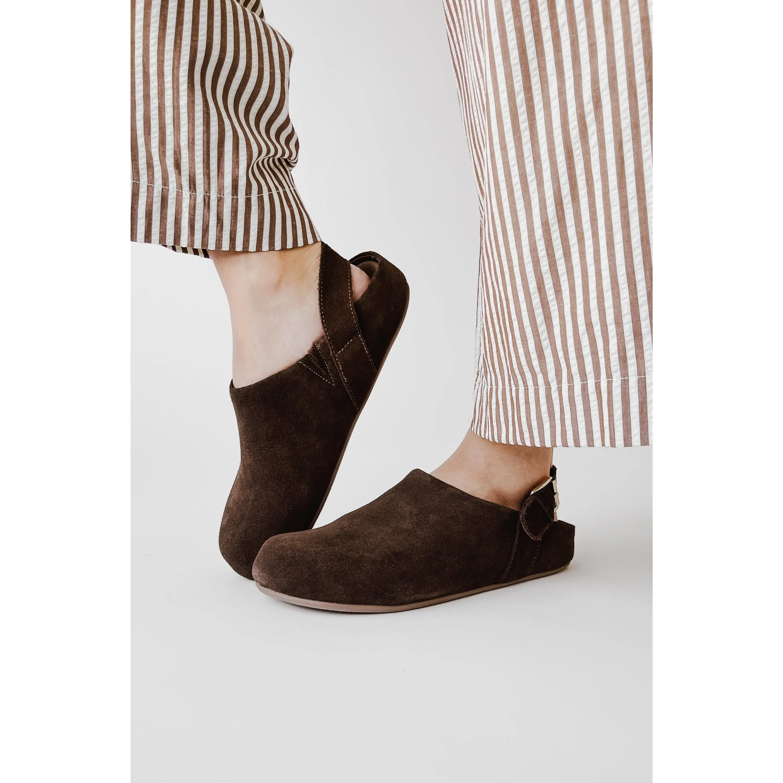 Matisse: Otto Suede Slingback Clog in Choco