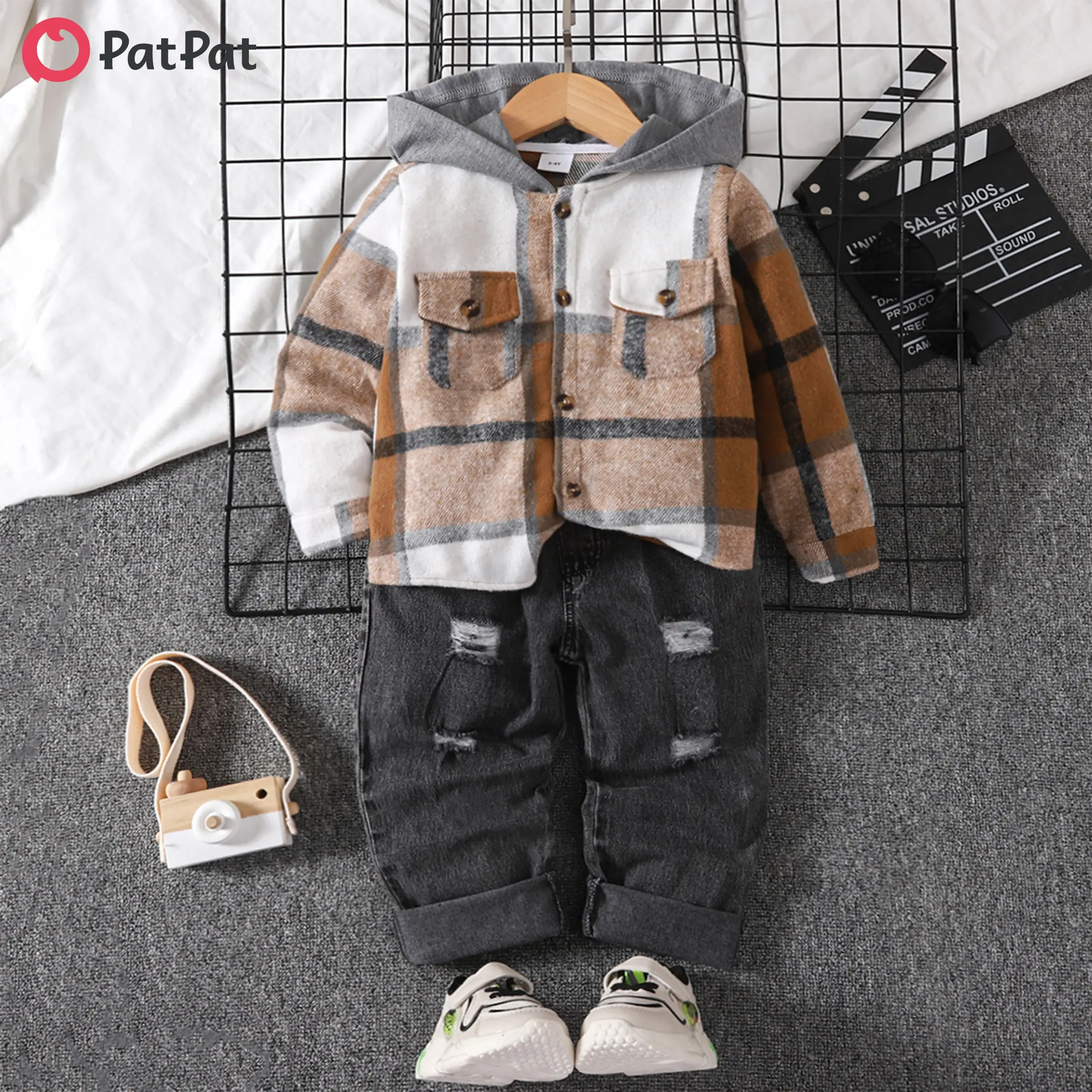PatPat 2pcs Toddler Boy Trendy Ripped Denim Jeans and Plaid Hooded Jacket Set