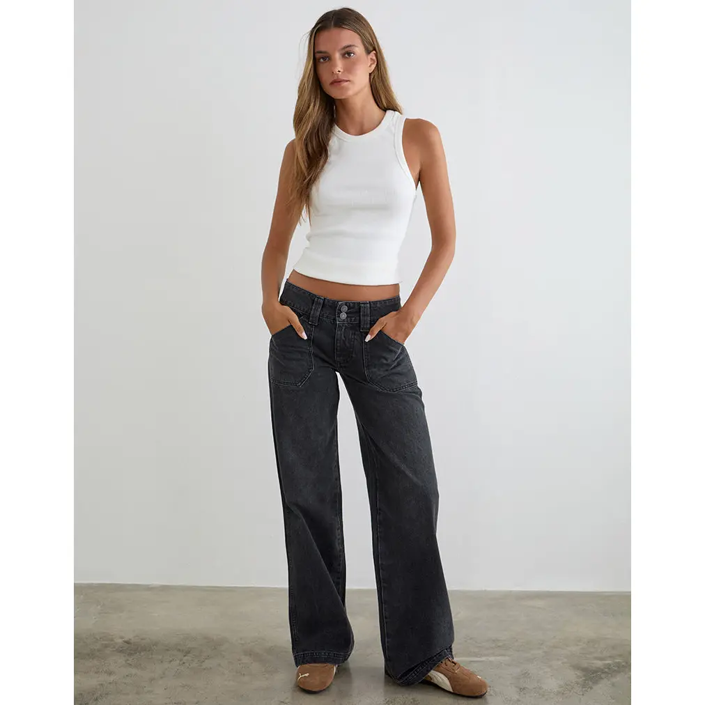 Low Rise Relaxed Cargo Jeans in Vintage Black