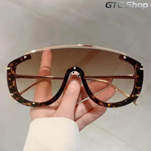 Women's Futuristic Y2K Gradient Oversized Square Sunglasses, UV Protection Lens, Streetwear Ready, Lightweight Sports Eyewear, UV Cut for Driving Accessory, Full Rim, Discs Finish Kit Included