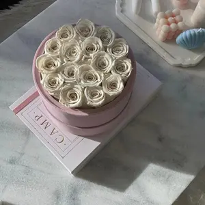 16 Ivory Roses - Pink Round Suede Box
