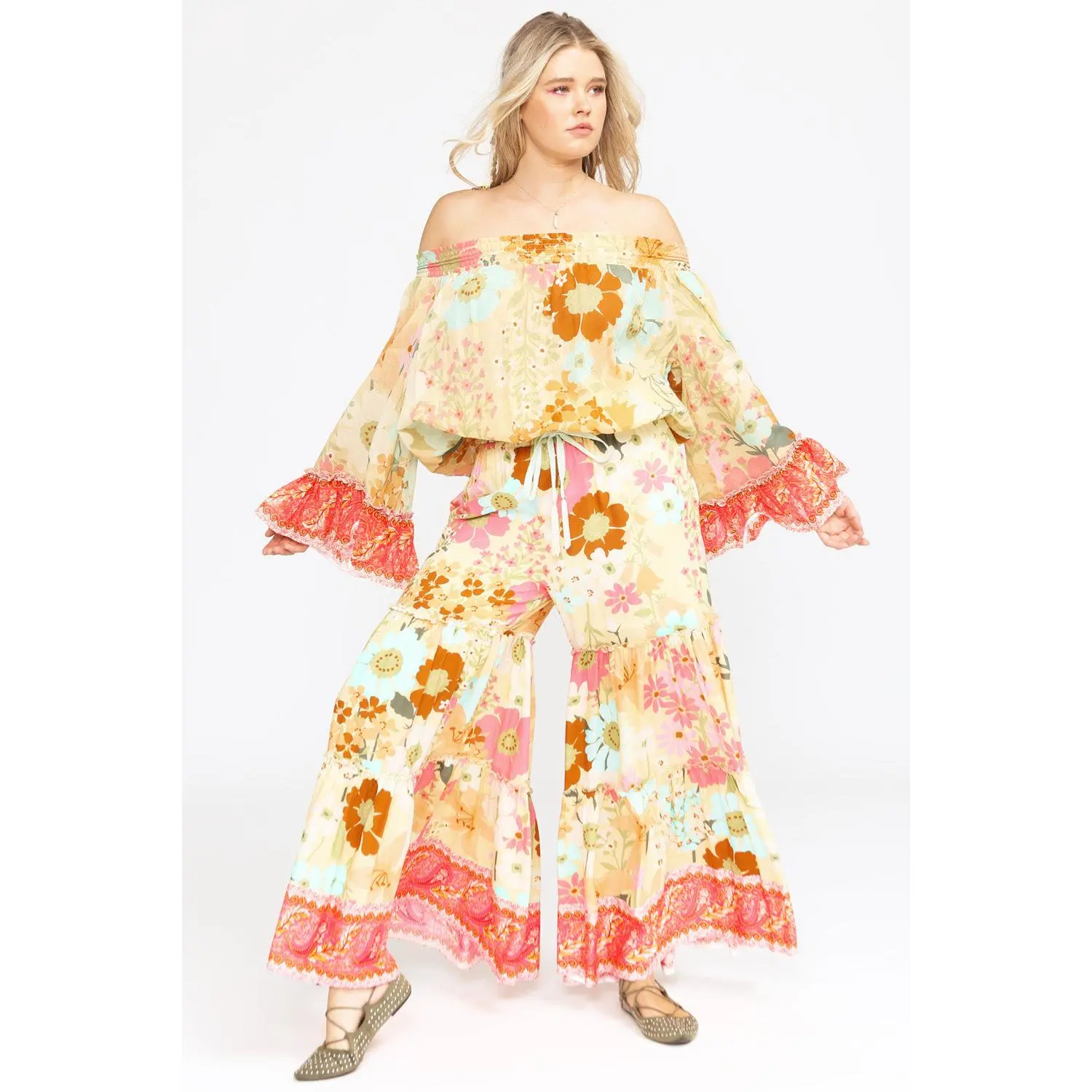 Fields of Daisies Pants