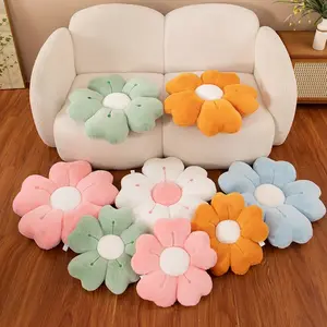 Soft Daisy Plush Pillow, Comfortable Floral Decorative Cushion, Soft Padded Cushion, Puffy Petal Design, Suitable for Bed and Sofa, Dorm Room Accent