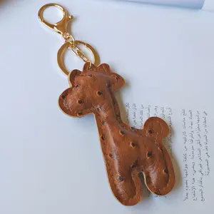 New Fashion giraffe KeyChain Women Cute Car KeyCchain charm leather animal Key Ring Key Holder Party Gift jewelry