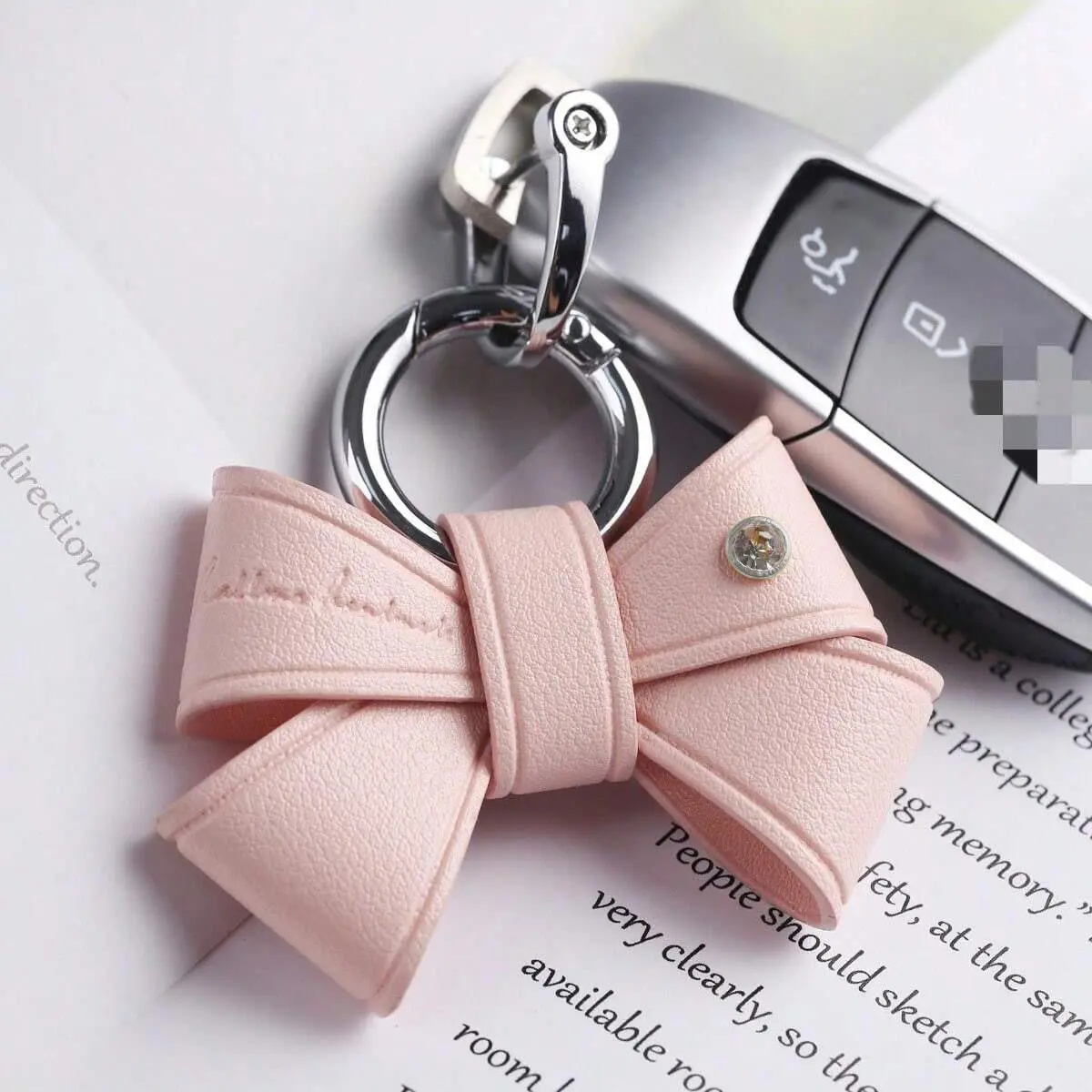Bowknot Design Car Keychain, Cute Car Keychain for Women & Girls ...