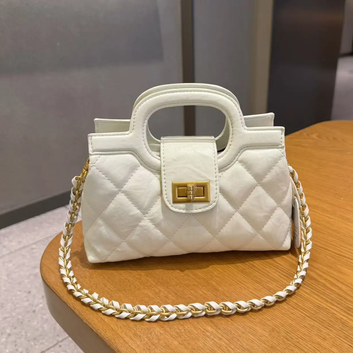 2026 New Quilted Chain Bag – Shoulder, Crossbody, and Handheld Style for Women