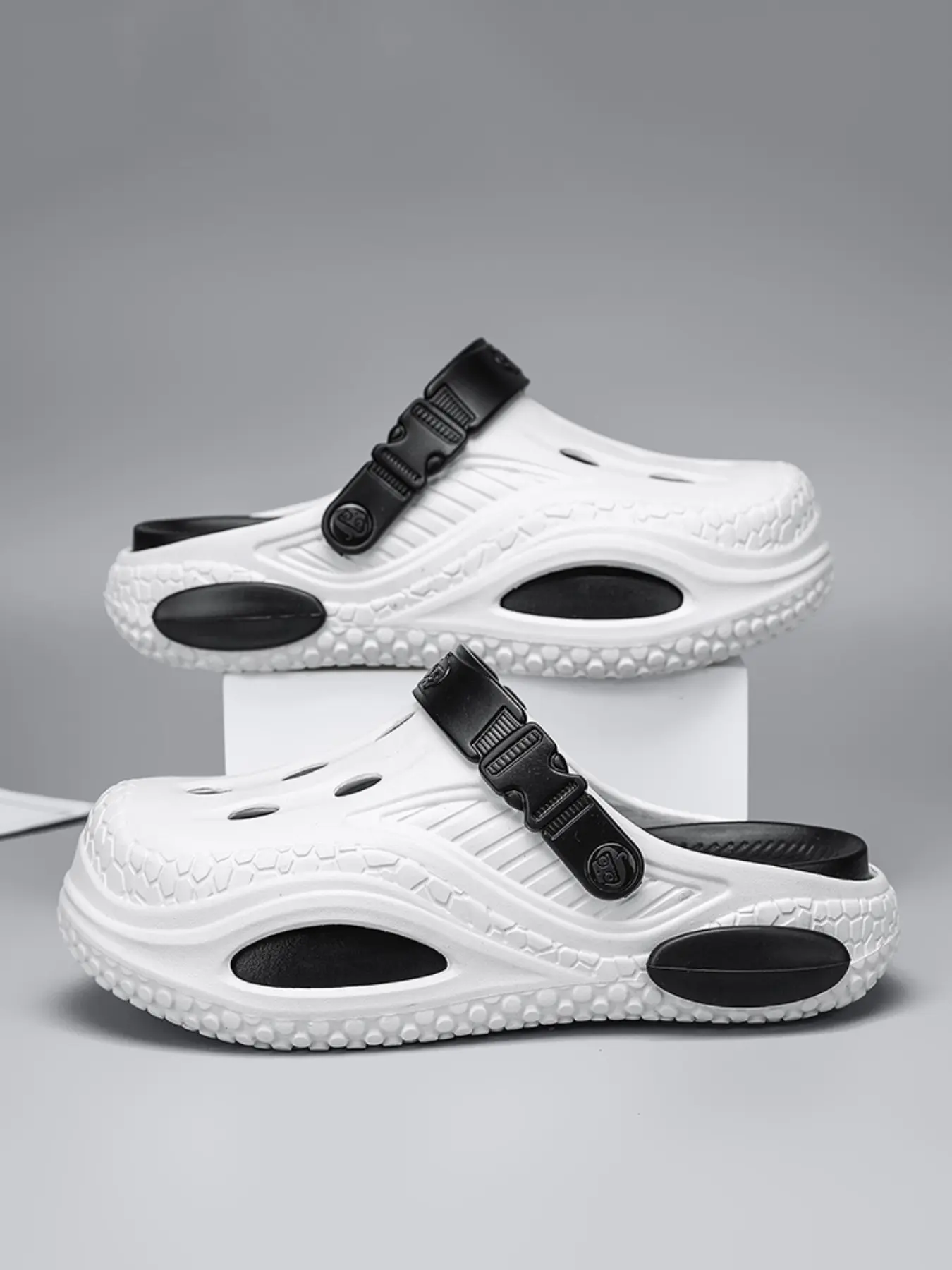 Fashion Outdoor Slippers, Breathable Holey Shoes, Casual Sandals, Eco-Friendly Eva Material, Soft and Comfortable, Sizes 39-47