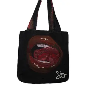 ICONA LIP TOTE BAG