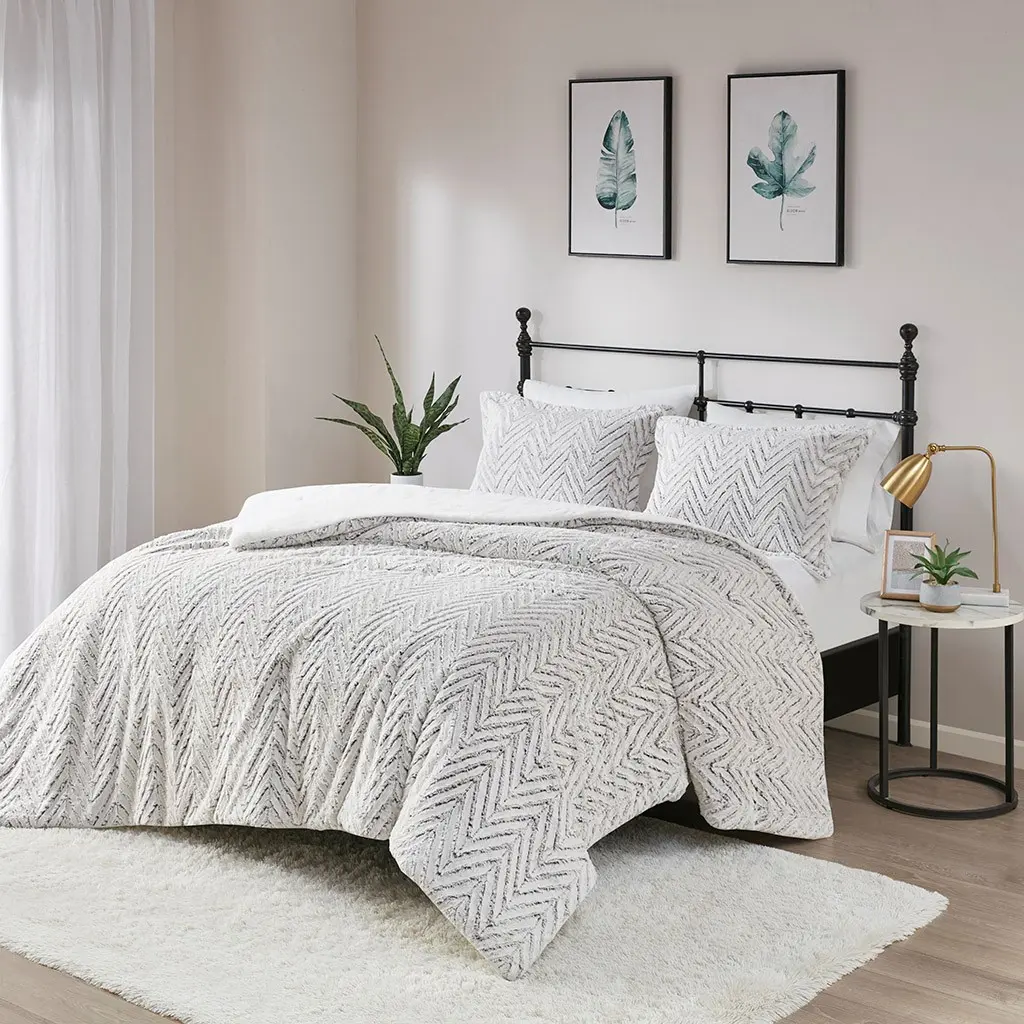 Ultra Plush Down Alternative Comforter Set, Twin/Twin XL, Hypoallergenic Microfiber Fill, All-Season Lightweight Fluffy Bedding, Machine Washable, White