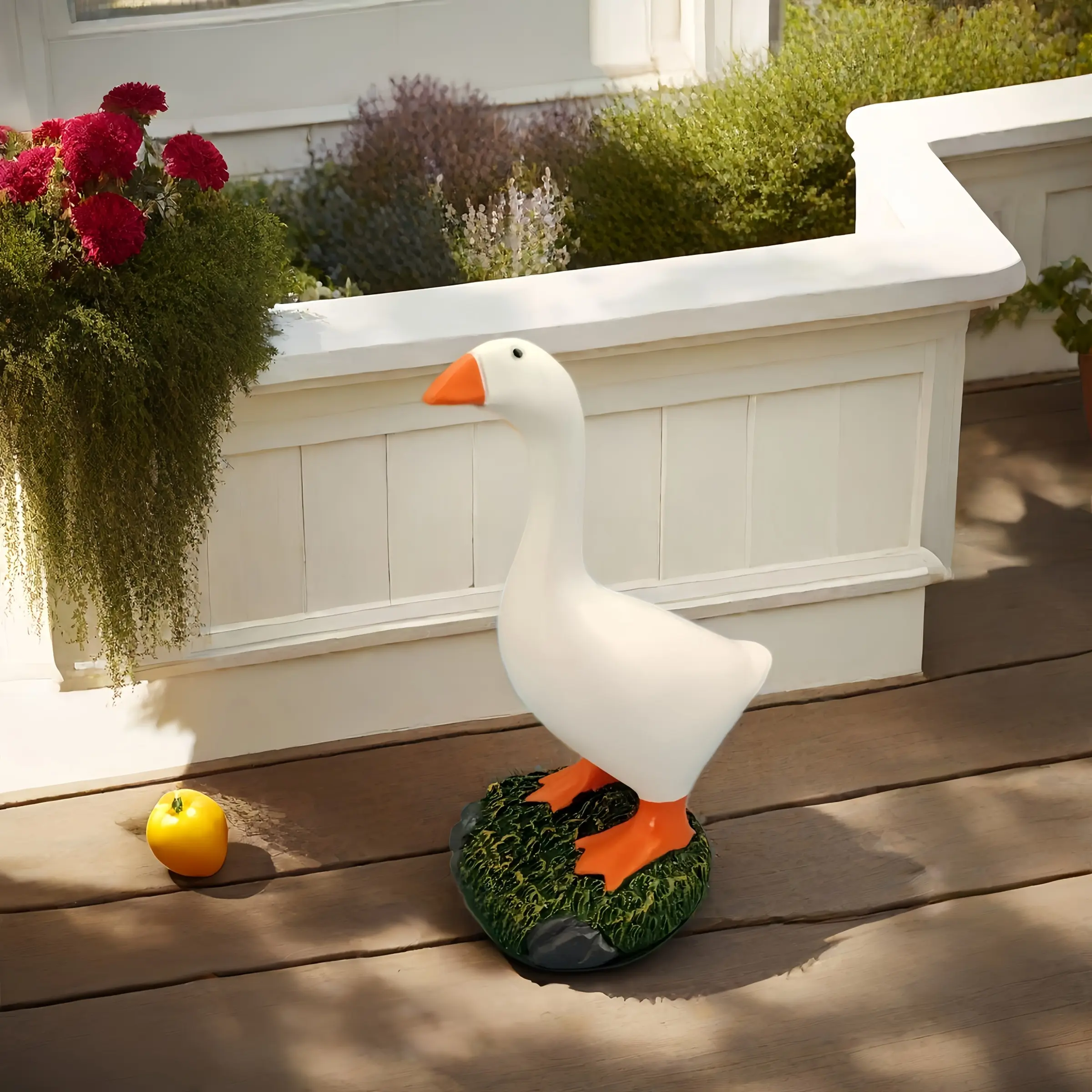 Charming Goose Resin Outdoor Decorative Statue, Garden Sculptures, Porch Garden Patio Yard Lawn Decoration, Unique Gift for Family and Friends