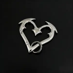 Gothic Heart Carabiner Keychain With Heartbreaker Bold Design, Heavy Duty Zinc Alloy Metal Key Holder, Stylish Statement Accessory for Keys and Bags in Daily Life