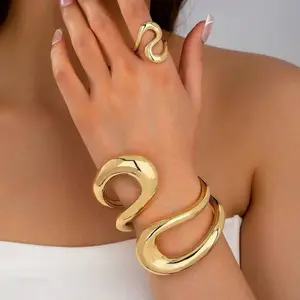 Pack Of 2 Chunky Cuff Bracelet Bangle Ring Set Spriral Design Statement Rings Arm Cuff Old Money Style Jewelry Set