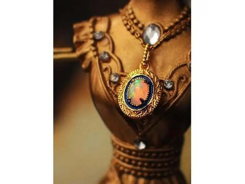 Crystal Opal Necklace,White Opal Birthstone Necklace,Fire Opal Oval Waterdrop Gemstone Statement Necklace for Women