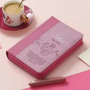Biblia con Cierre Letra Gigante Manual 14 puntos RV1960 Imitación Cuero Rosa Floreal Verso Isaías 41:10