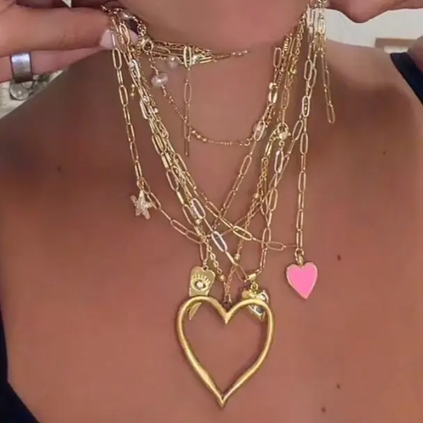 the lily necklace