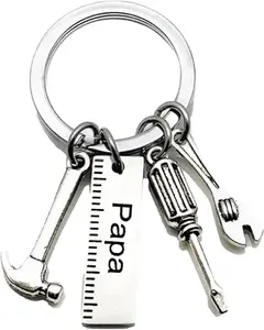 Fathers Day Gift Papa Keychain from Kids Dad Key Chains Funny Grandpa Daddy Keyrings Fathers Day Thanksgiving Birthday Christmas Gifts