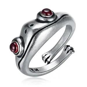 FlashyStudioNYC Silver Frog Ring, Red eye Cute Frog Ring, Animal Frog Ring, Minimalist Frog Ring, Funny Face Ring, Unique Ring, Gift For Girlfriend, Ring for Friend, reptile animal ring adjustable ring, stackable open ring unisex, gift for boyfriend