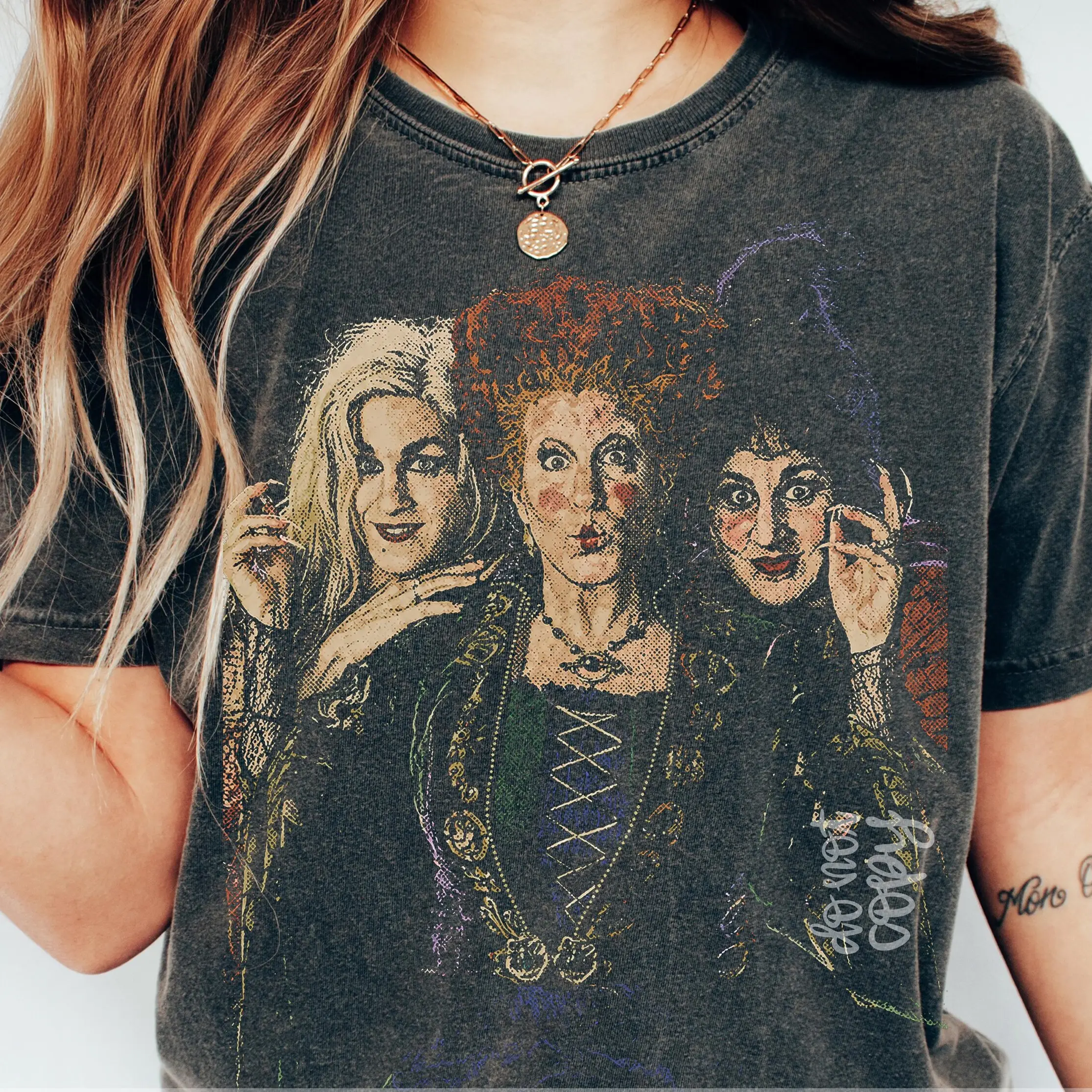 Comfort Colors Hocus Pocus Halloween Characters Y2k Graphic Tee, Halloween Spooky Season Horror Movie Unisex T-Shirt - Perfect Gift for Fans