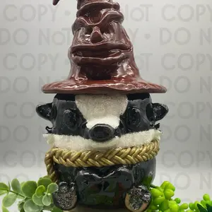 10oz Wine Tumbler Hufflepuff Badger with magnetic sorting hat topper!!