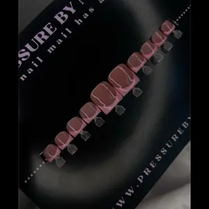 10 Piece French Tip Toe Set - Salon-Quality Press-On Nails for Comfortable & Reusable Application - Premium Builder Gel for Strength & Natural Finish - Stylish Adhesive