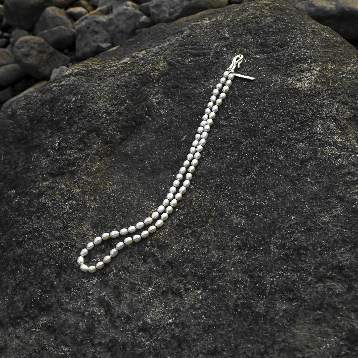 Freshwater Pearl Necklace with 925 Sterling Silver Clasp, Minimalist 4-4.5mm Beaded Strand for Everyday Layering, 44cm/46cm, 4-4.5 Mm, Crafted For Daily Layering, 44 Cm, Casual, Elegant, Female, Layered Jewelry Looks, Lightweight, Natural, Minimalist Ward