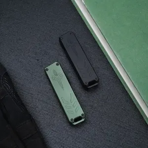 Small portable knife, aluminum alloy handle, D2 high hardness corrosion-resistant blade, outdoor camping, driving, fishing EDC tool cutting, a great gift item