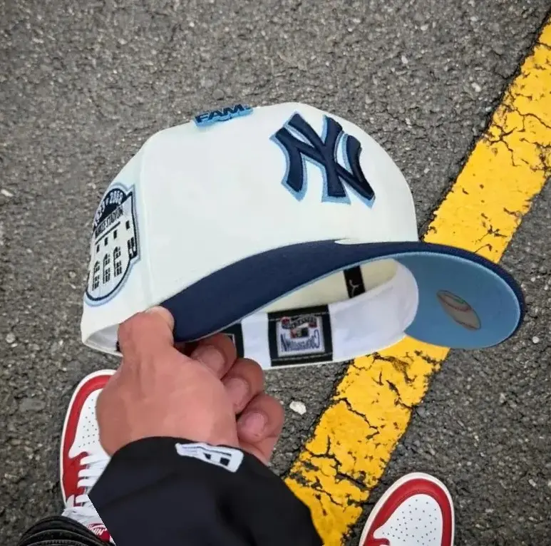 New Era New York Yankees 9FORTY A-Frame Snapback Hat – White Crown Red Brim – Adjustable MLB Baseball Cap