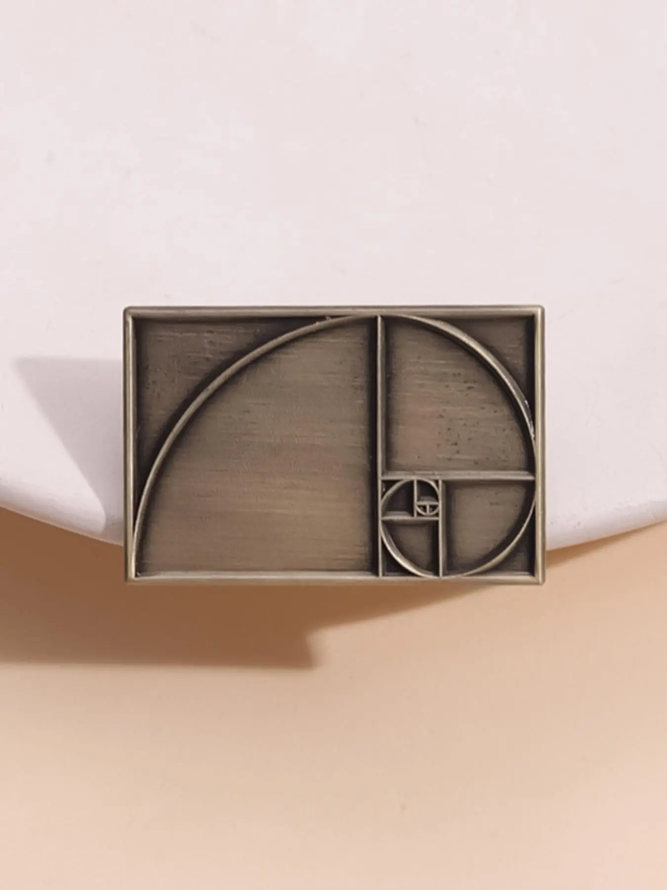 Fibonacci Sequence Design Brooch, Fashionable Round Alloy Badge for Backpacks, Jeans, Scarves, Hats Decor, Fashion Accessory, Trendy All-match & Exquisite Brooch for Birthday Gift, Alloy Brooch Pin