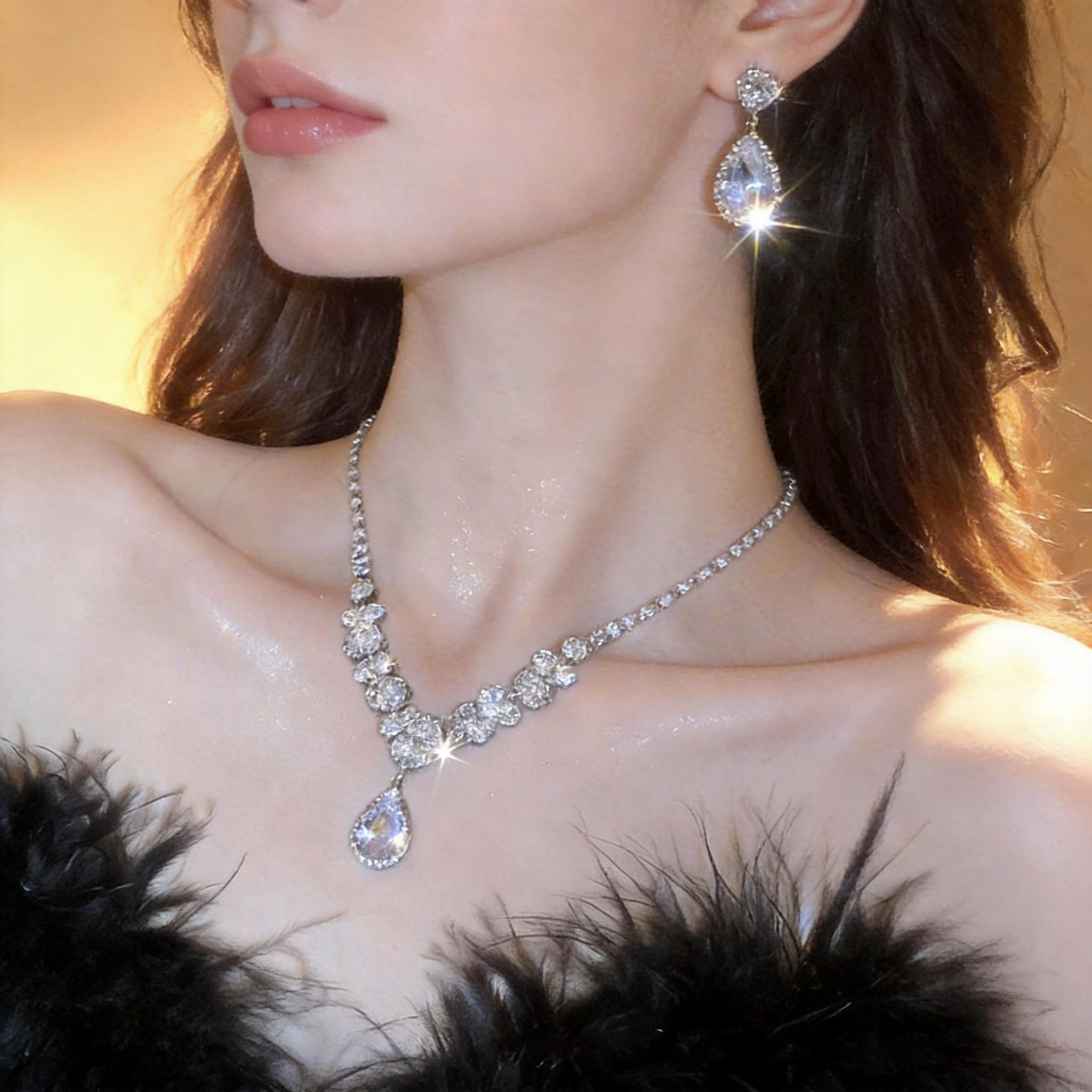 Vintage Hypoallergenic Aurora Necklace Set, 2-Piece Design, a Warm Gift to Remind Her of Your Love Dainty Hypoallergenic Aurora Jewelry Set, CZ Embellished, Perfect for Wedding/Gala, a Thoughtful Gift