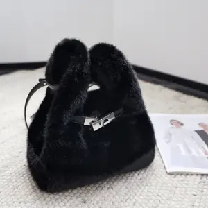 New Winter Faux Fur Top Handle Bag Korean Fashion Crossbody Bucket Bag for Women Comfortable and Versatile Texture Shoudler Bag