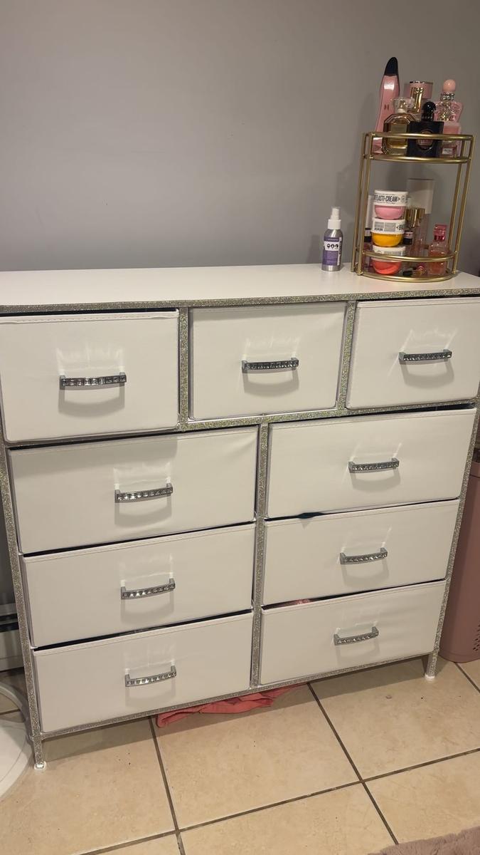Item: 9 White Drawers (diamond Strips+Crystal Handles)