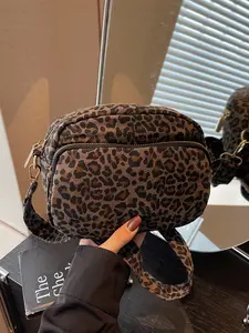 Women's Fashion Multi Pocket Crossbody Bag Small Purse Fashionable Crossbody Bag Stylish Functional Shoulder Bag for Daily Use