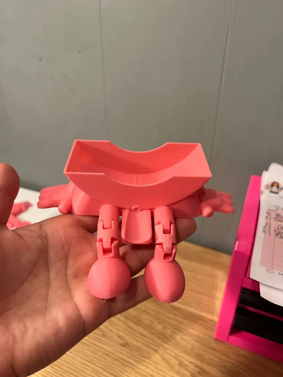 3D Printed Scrub Female Holder with Drain – Sponge Daddy & Scrub Mommy Sink Organizer