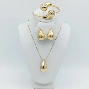 Yordy Fashionable Gold Chain Earrings & Drop Bracelet Set for Daily Wear Unisex Clip Earrings Geometric Design