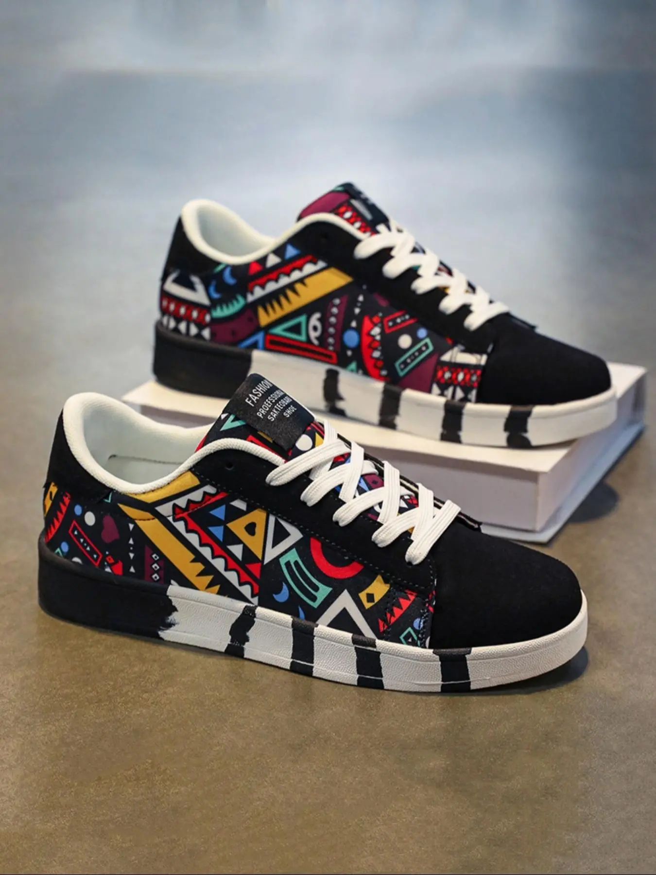 Men's Fashionable Geometric Pattern Lace Up Skate Shoes, Artistic Streetwear Shoes, Casual Comfortable Sports Shoes for Daily Wear, Male All-match Round Toe Shoes for Daily Wear, Trending Shoes, Skateboarding Shoes, Skater Shoes