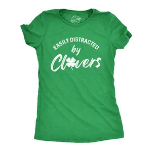 Womens Easily Distracted By Clovers T Shirt Funny Saint Patrick's Day Four Leaf Clover Novelty Graphic Tee for Ladies Funny Womens T Shirts Cute Vintage Fashion Casual Ladies T-Shirt Gift Saint Patrick's Day Green