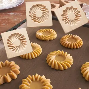 3D Cookie Embossing Mold DIY Baking Mold Wooden Cookie Mold Kitchen Seal Cookie Cutter Embossing Craft Decoration Ideal for Cookie Cake Chocolate and Sugar Crafts