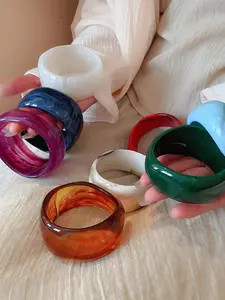 Acrylic Gradient Irregular Wave Wide Face Bangle, Unique Design Fashion Accessory, Stylish Handmade Bracelet for Women, Stackable Bracelets, Trendy Bangles, Fashionable Bracelet