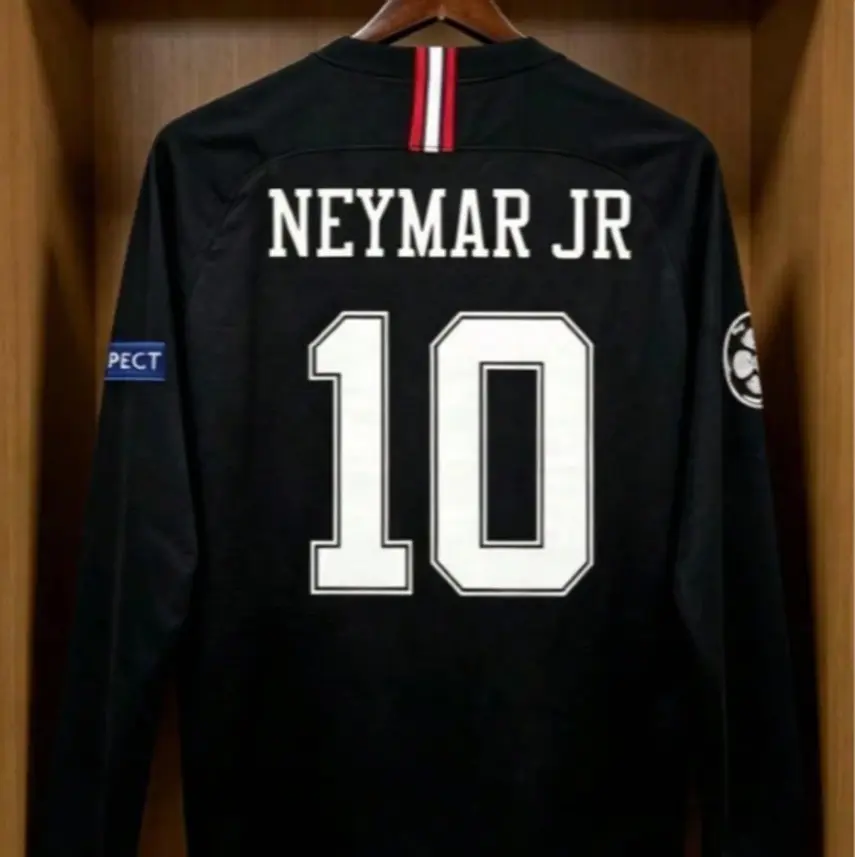 Neymar Jr No. 10 2018/19 Paris Champions League Retro Soccer Jersey – Black Long Sleeve Football Fan Shirt with White Printing and UCL-Style Patches