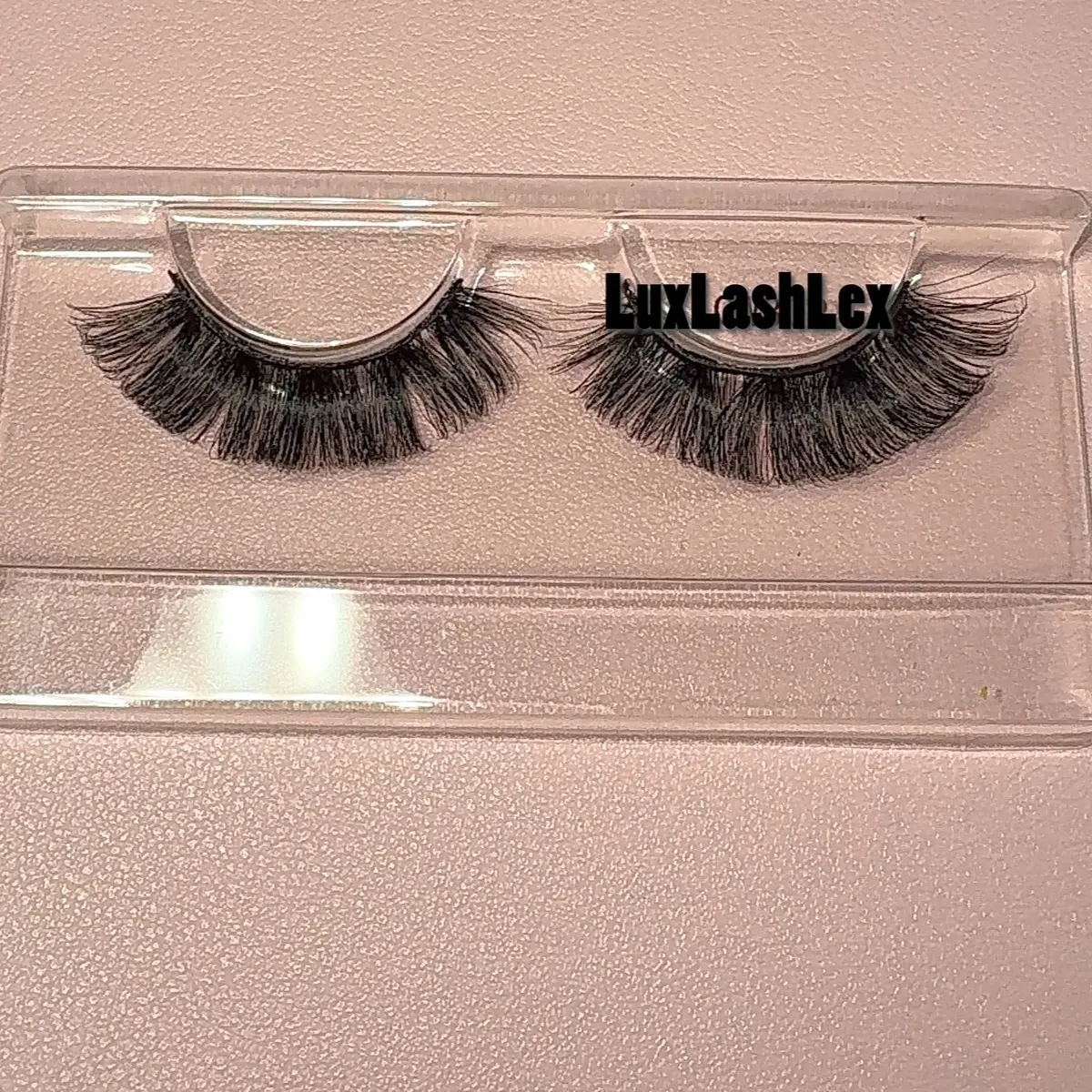 Fluffy/Wispy Lashes for a Makeup Look Eyelashes