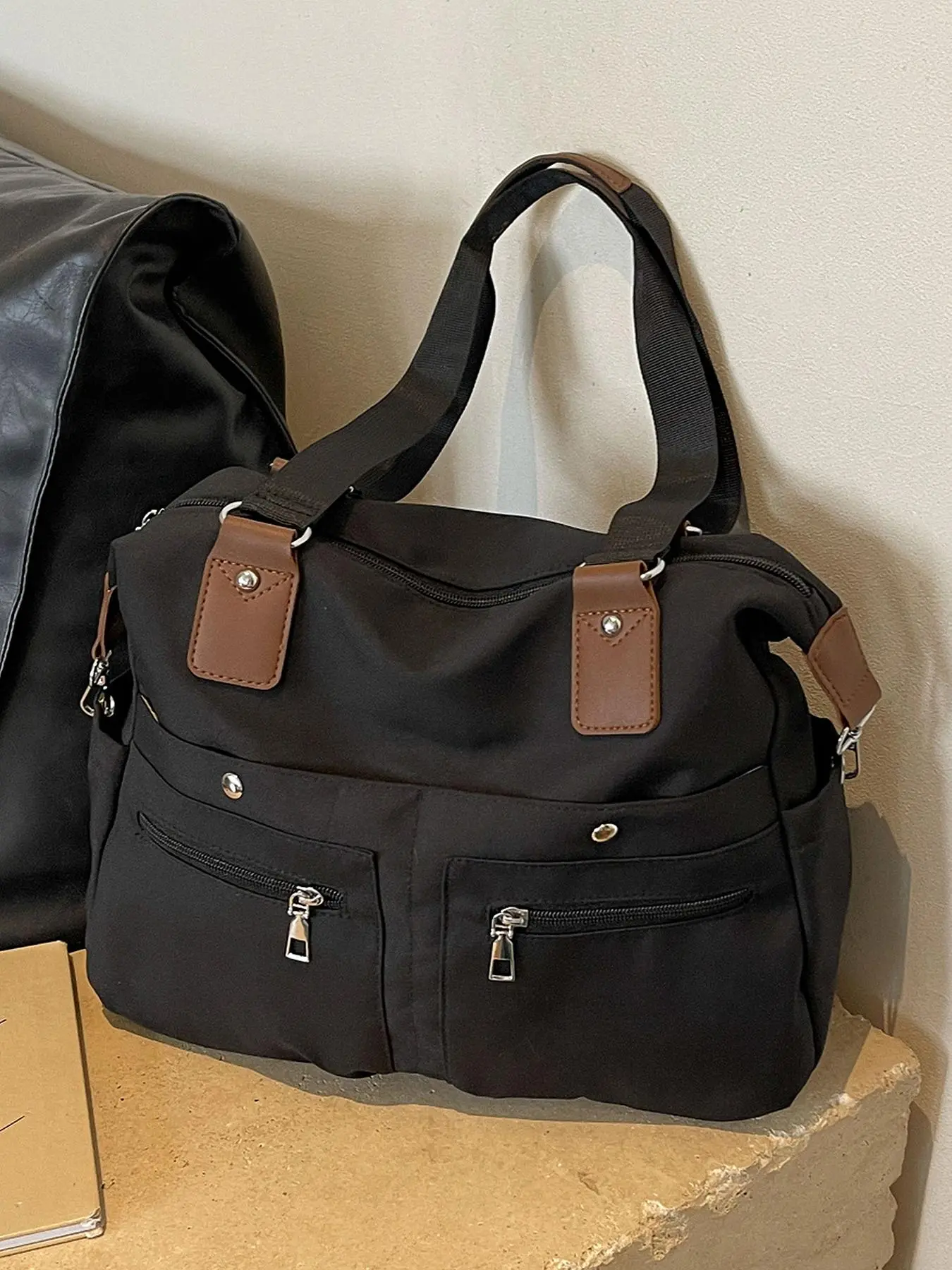 Simple large capacity zipper closure ladies handbag, popular shoulder bag, Casual Commuter Bag, Trendy commuting bag, simple design, suitable for daily commuting, work, students, going out