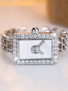A rectangular ring made of synthetic white zirconia is elegant and sophisticated, suitable for women to wear at travel wedding parties