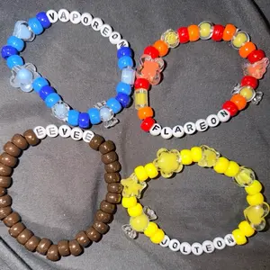 Set of 4 PM evolution Kandi bracelets