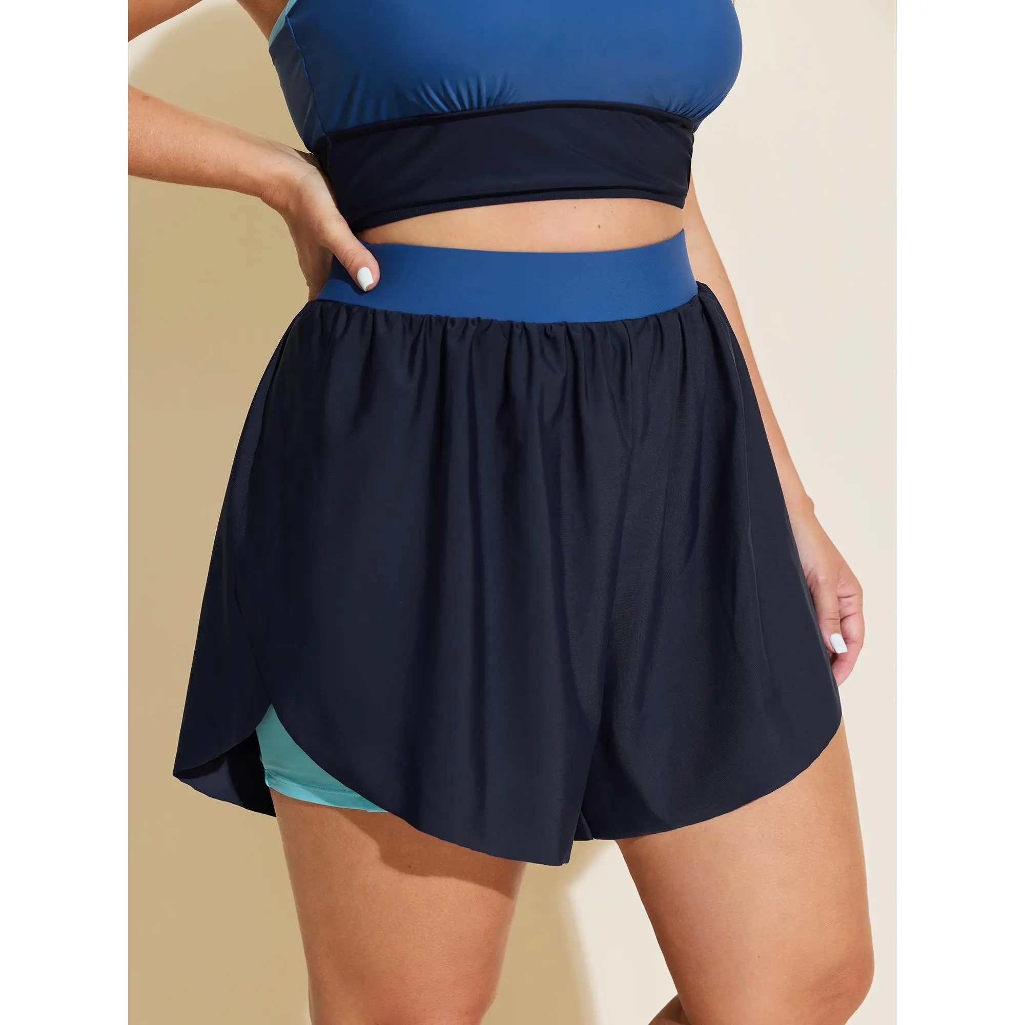 BloomChic Female Plus Size Colorblock Swim Trunks, High-Rise Sporty Chic Geometric Tankini Bottoms with Waist-Sculpting, Full Coverage, Side Pockets, High Stretch Polyester and Spandex Blend for Water Sports, Cold/Machine Washable