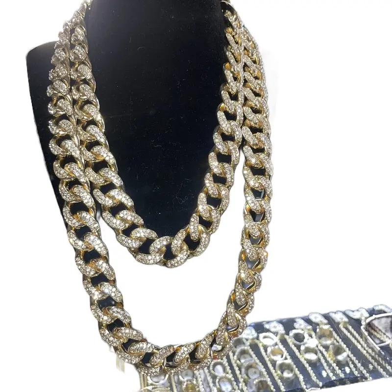 Big Diamond Chain with Gold Finish - Elegant Design, High-Quality Material, Versatile Accessory for Everyday Wear