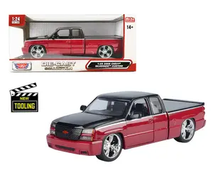 Motormax 1:25 Chevy Silverado Extended Cab 2006 Custom Red with Black Two-Tone Diecast Model Car Collectible Truck