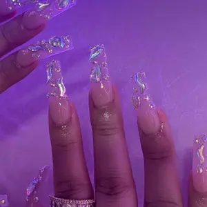 “ ICEY GIRL” PRESS ON NAILS Long-lasting