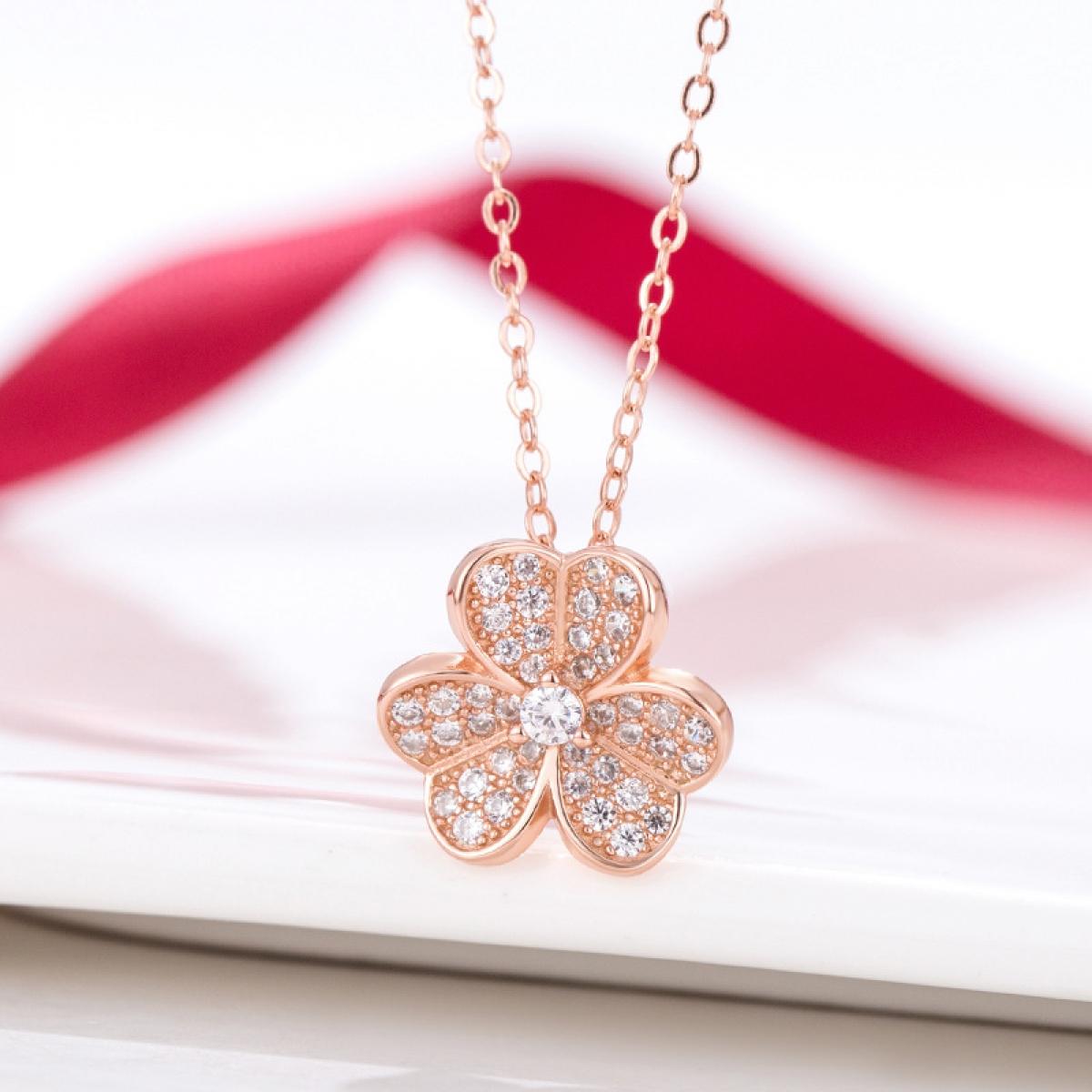 Timeless Floral-Inspired Pendant Necklace, Premium Craftsmanship Sparkling Flower Jewelry, Versatile Layering Necklace for Women, Elegant Gift for Mom Girlfriend Wife, Suitable for Daily Wear & Special Events