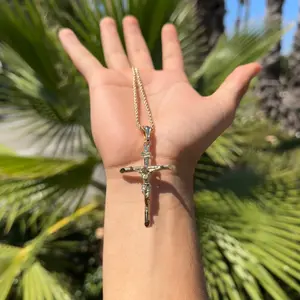 14k Italian Gold Plated Jesus Crucifix Necklace - Unisex Pendant for Daily & Casual Wear