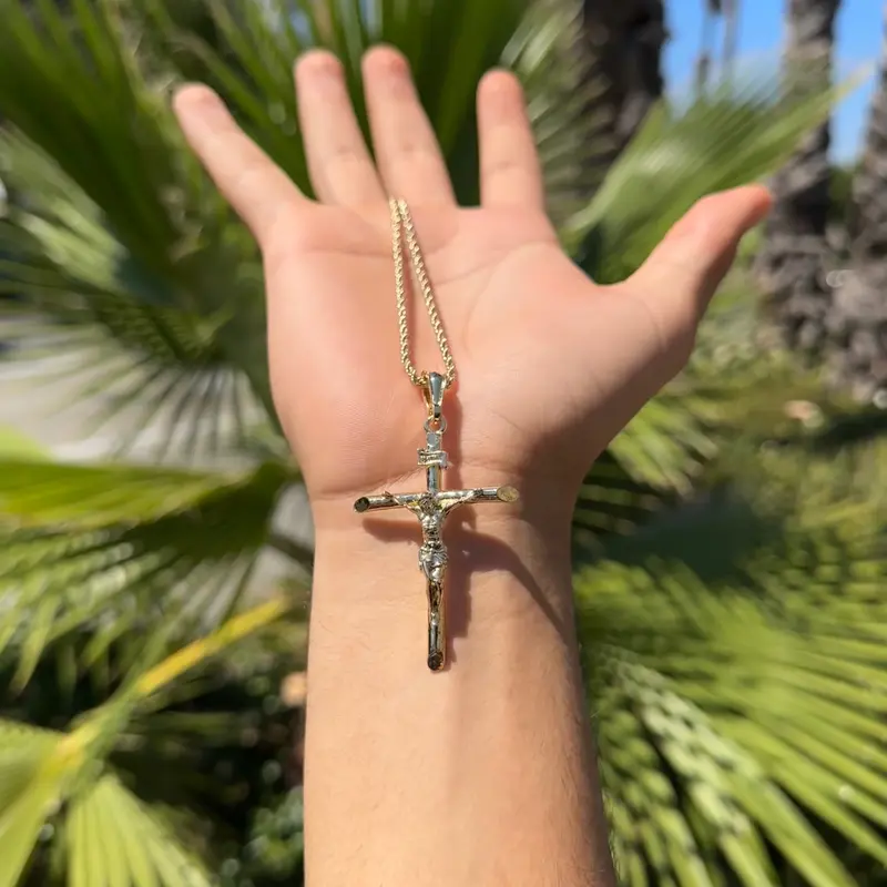 14k Italian Gold Plated Jesus Crucifix Necklace - Unisex Pendant for Daily & Casual Wear